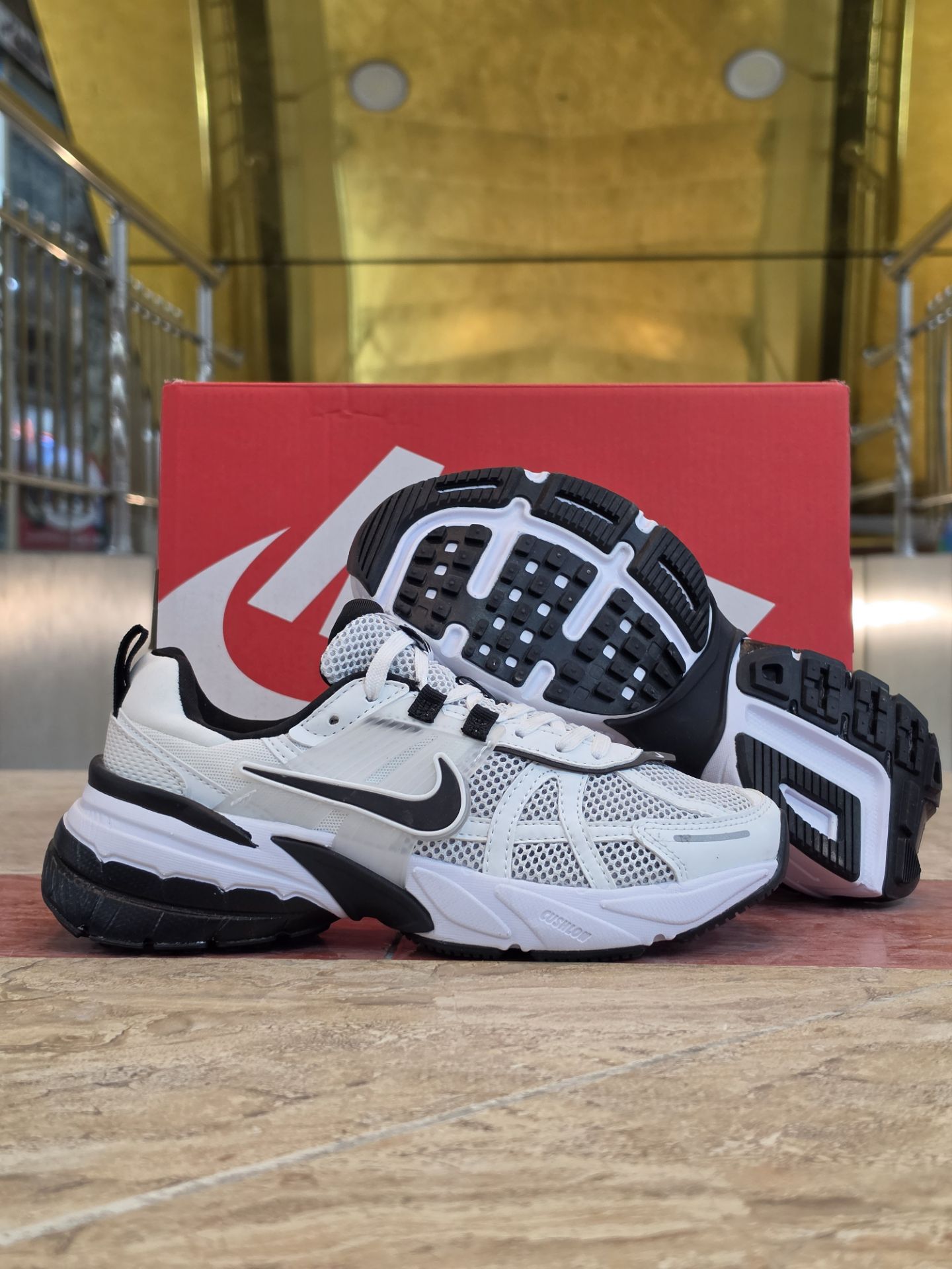 کتونی نایک وی تو کی مسترکوالیتی سایزبندی 38 الی 45 ساخت ویتنام | Nike V2K Run
