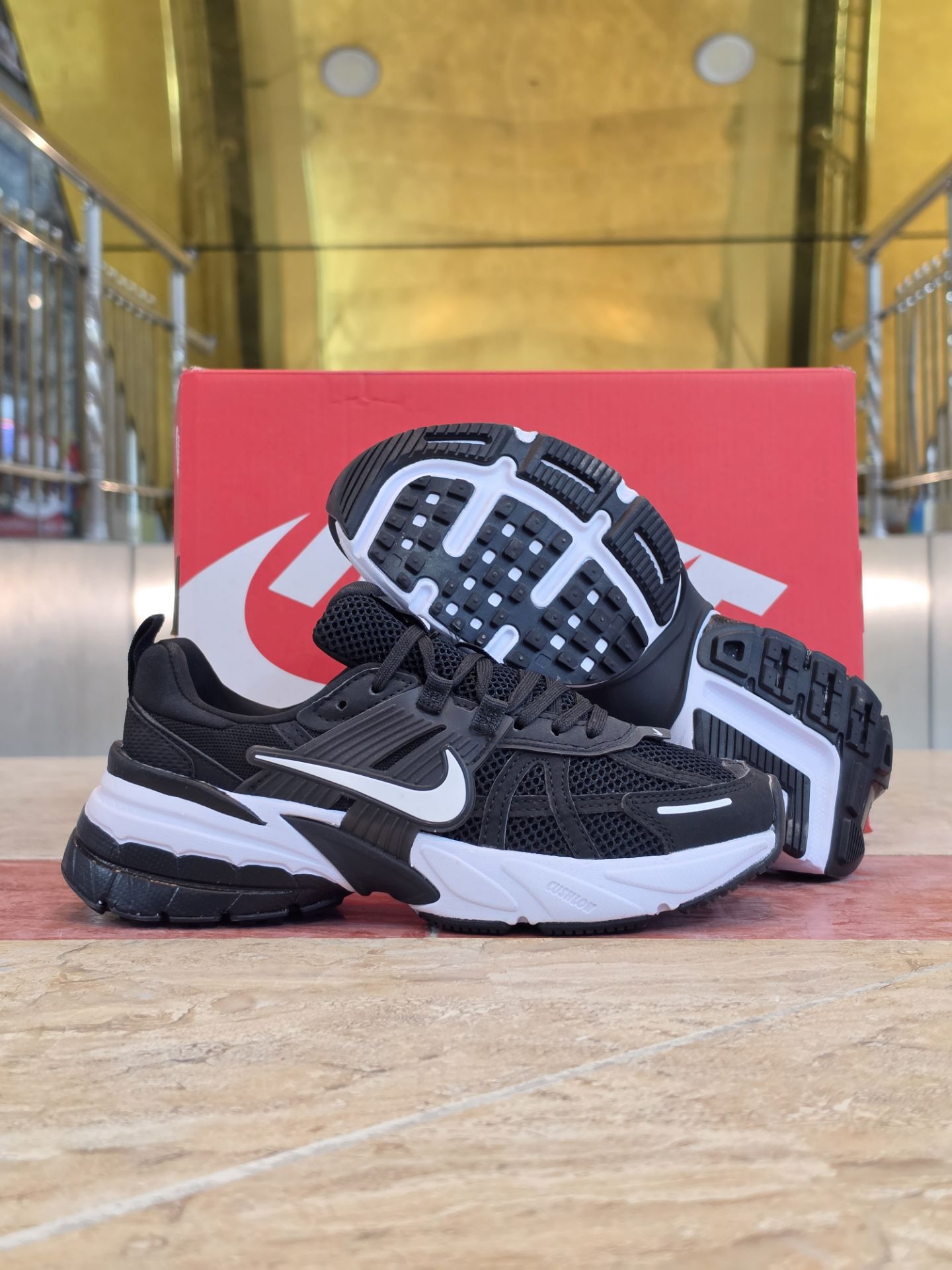 کتونی نایک وی تو کی مسترکوالیتی سایزبندی 38 الی 45 ساخت ویتنام | Nike V2K Run