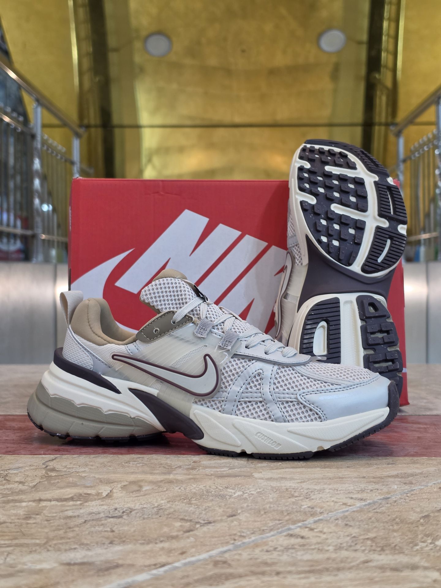 کتونی نایک وی تو کی مسترکوالیتی سایزبندی 38 الی 45 ساخت ویتنام | Nike V2K Run