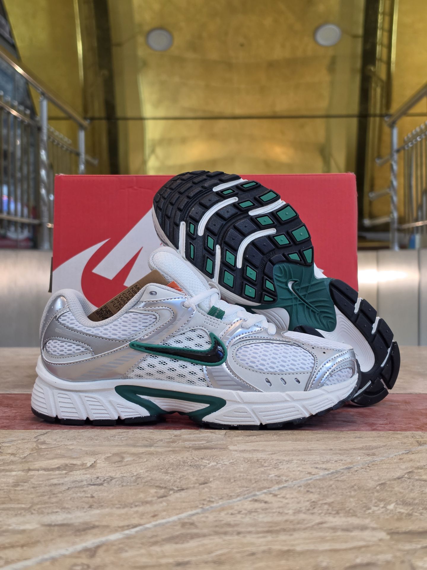 کتونی نایک وی فایو کی مسترکوالیتی سایز 40 الی 45 ساخت ویتنام  | Nike V5k RNR