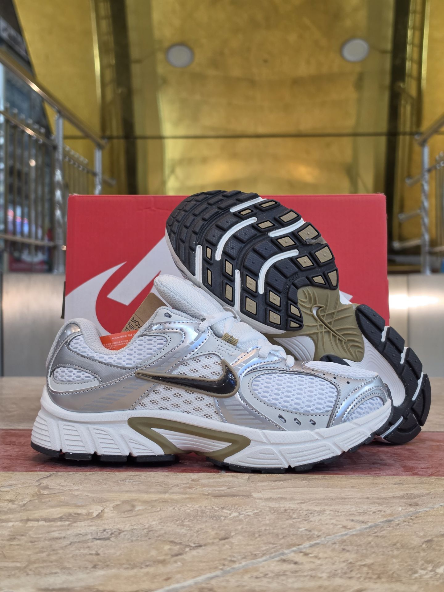 کتونی نایک وی فایو کی مسترکوالیتی سایز 40 الی 45 ساخت ویتنام  | Nike V5k RNR