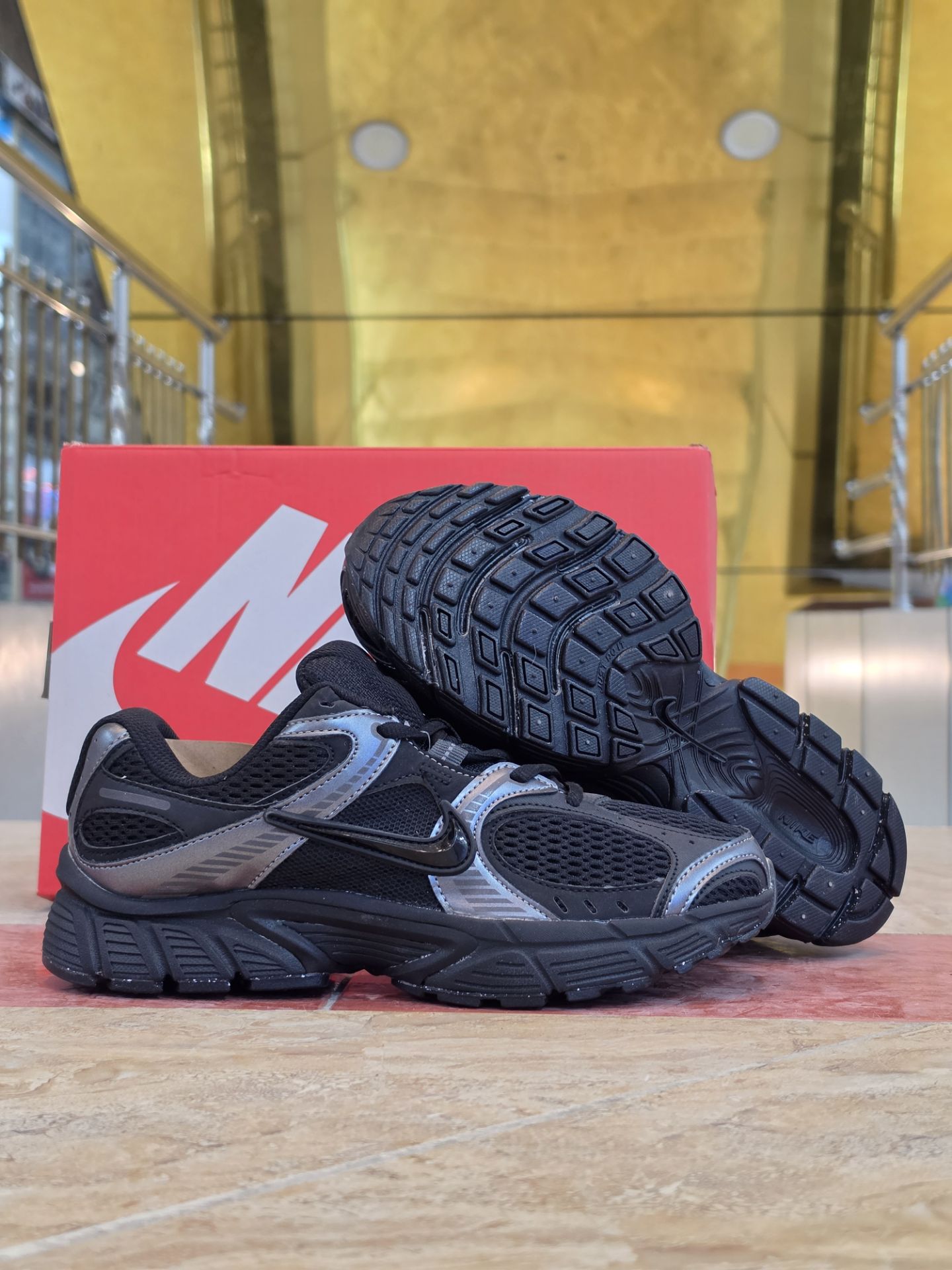 کتونی نایک وی فایو کی مسترکوالیتی سایز 40 الی 45 ساخت ویتنام  | Nike V5k RNR